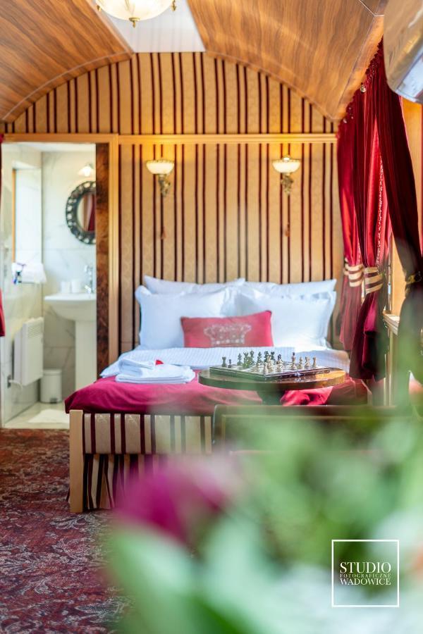 Hotel apartamentowy Stacja Galicja - W Pociągu Blisko Energylandia Zator
